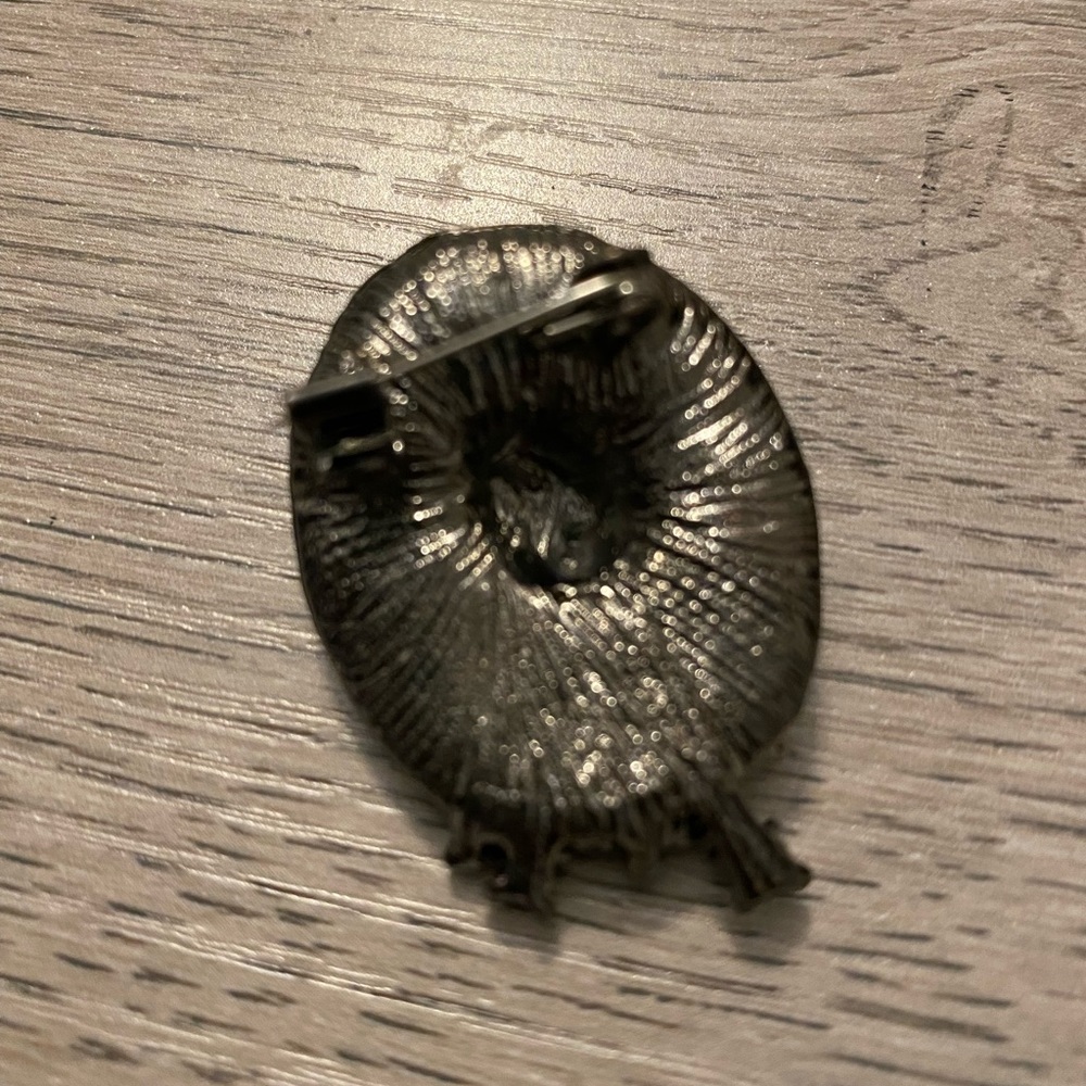 Hat Brooch - Picture 4 of 4